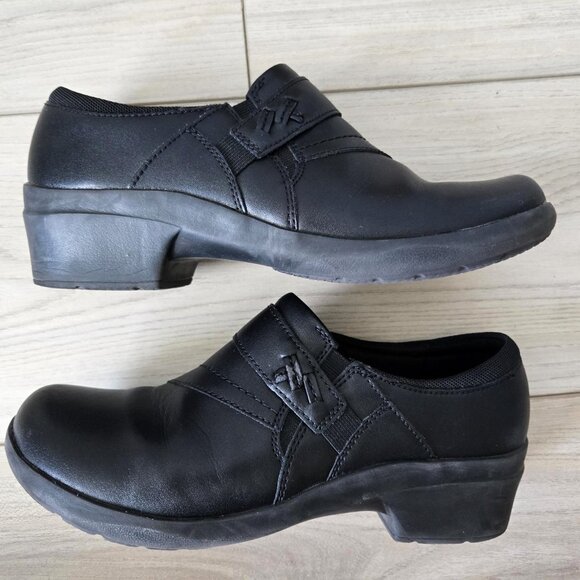 Clarks Angie Pearl Shoes, Size 7.5 - Picture 3 of 6